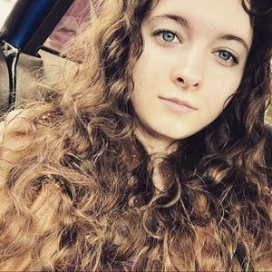 Meet your Posher, Ely